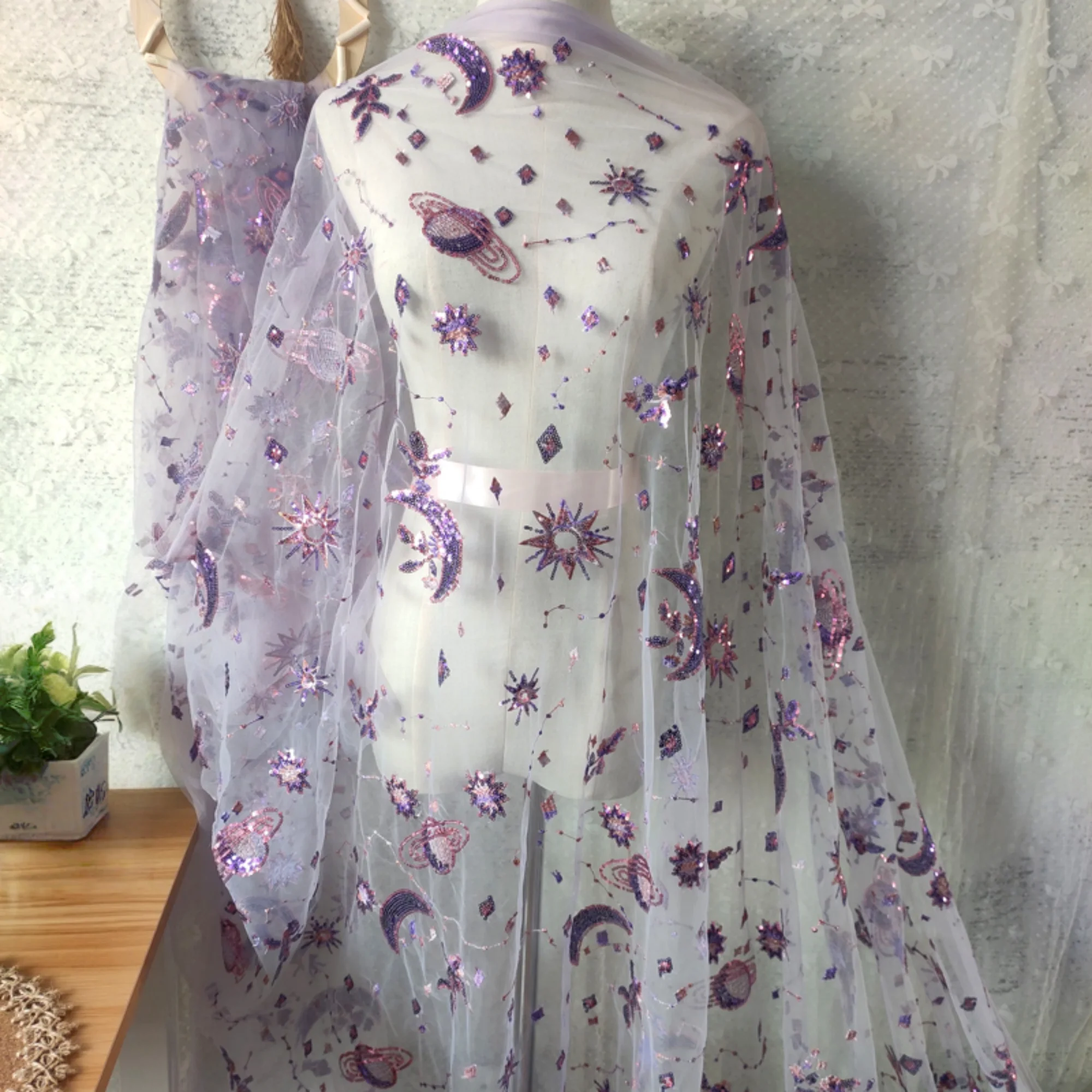 Embroidery Net Dress - 0,5 metra fioletowa koronka siatkowa o