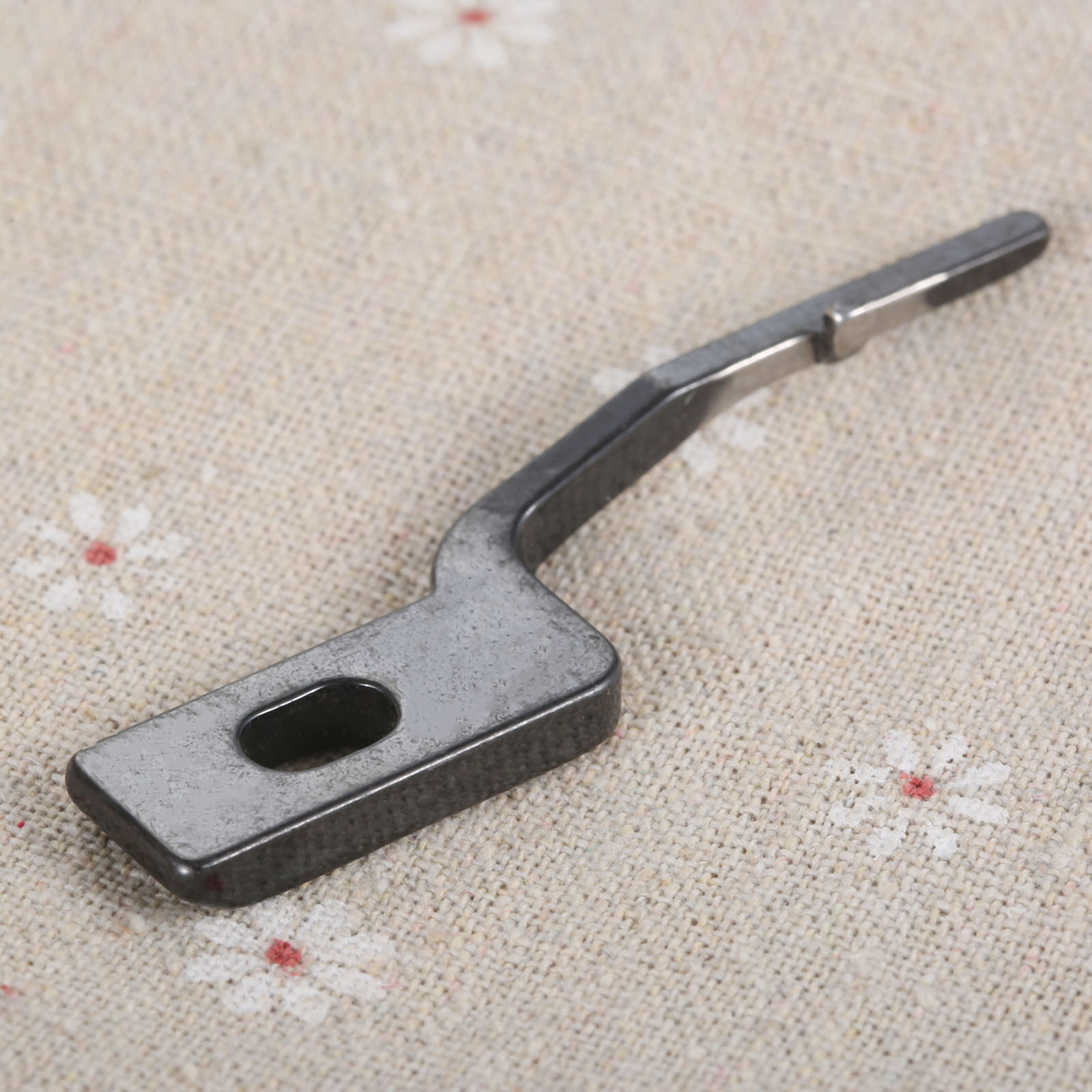 Embroidery Converter - Metalowa maszyna do szycia haczyk obrotowy