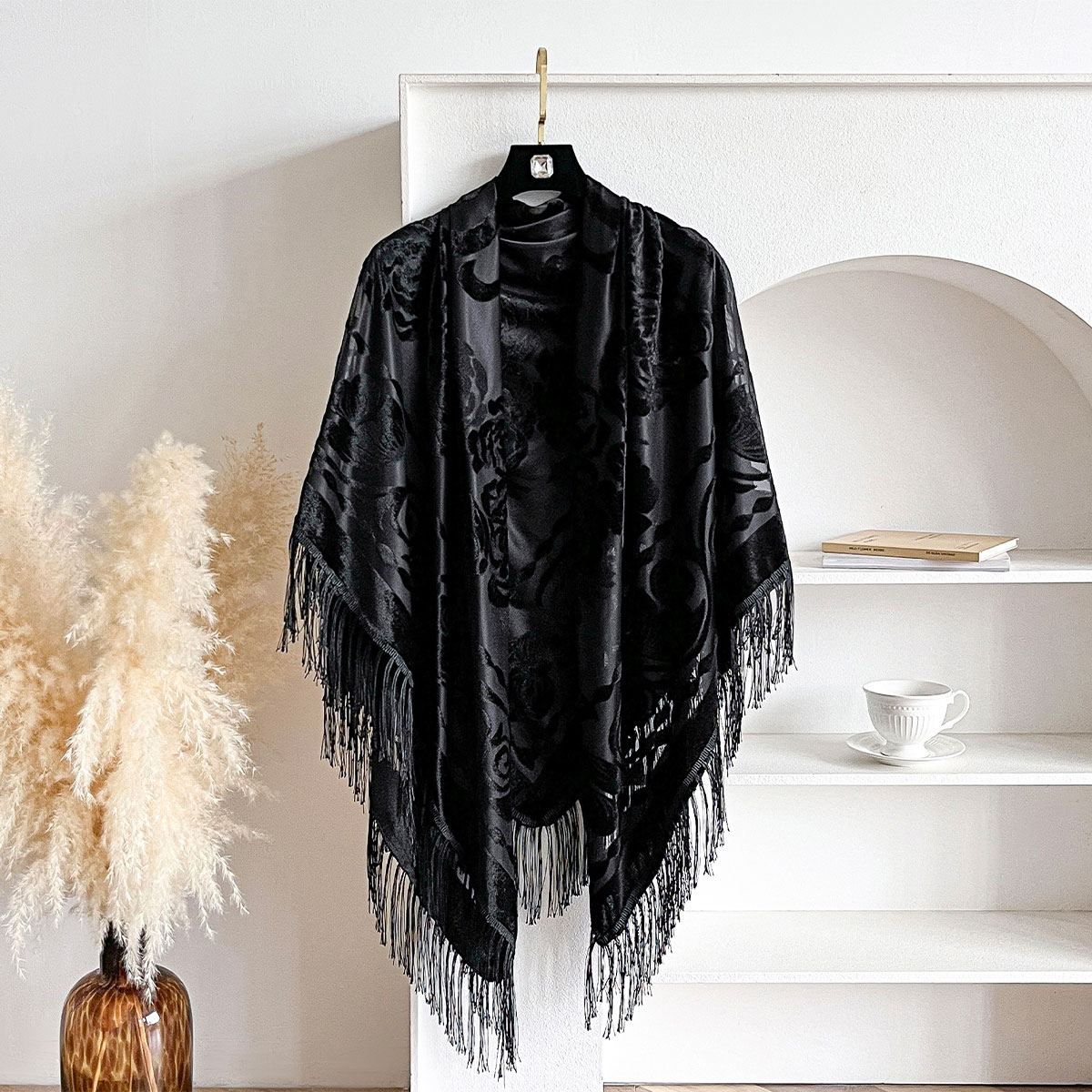 Embroidery Shawl - Retro aksamitna chusta z frędzlami, kwiatowy