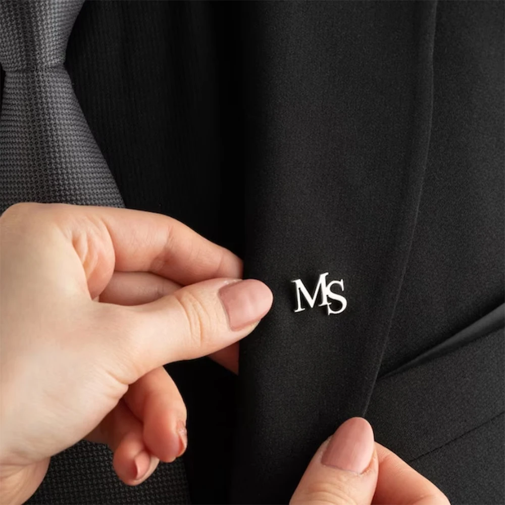 Embroidery Names - Niestandardowe inicjałowe broszki dla kobiet spersonalizowana