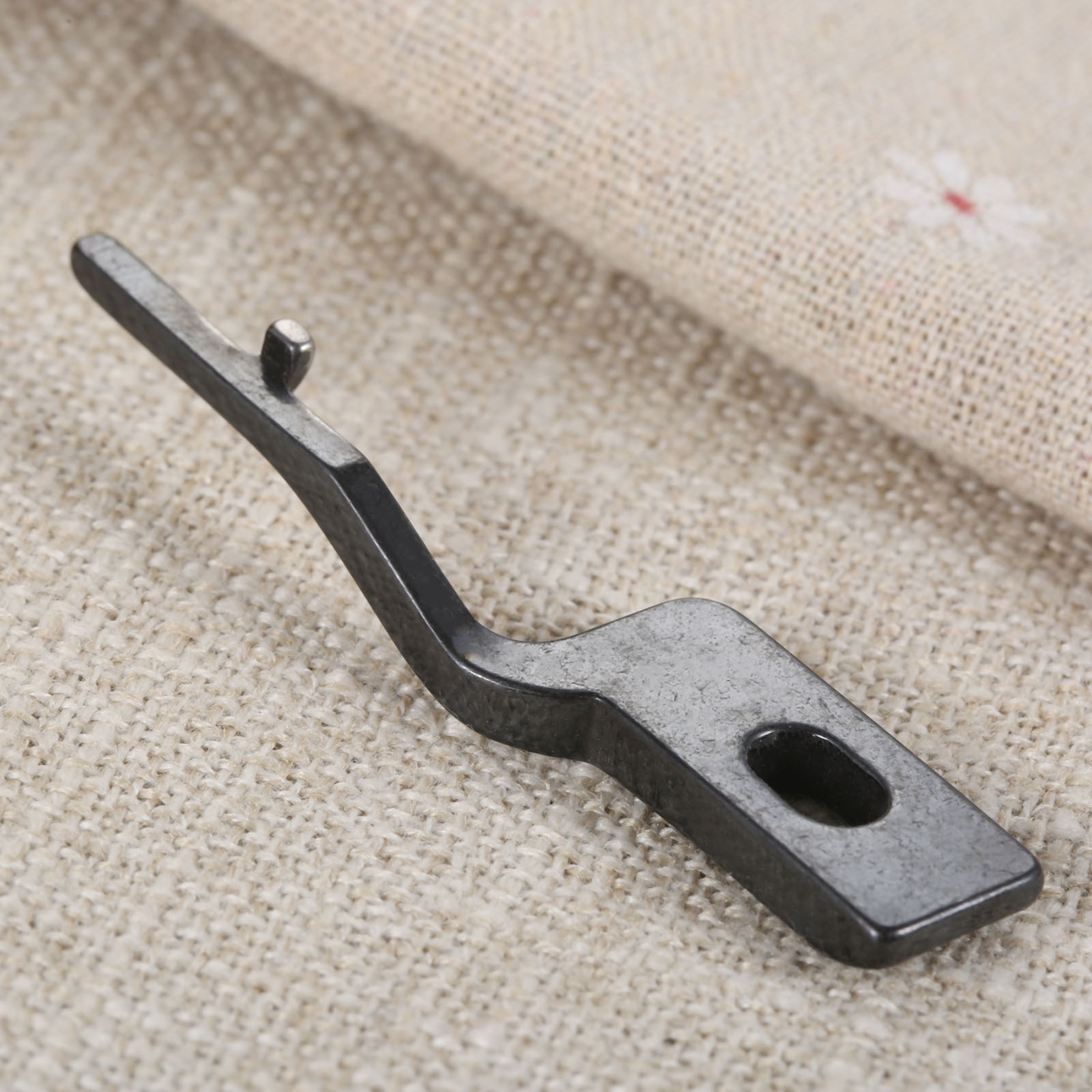 Metalowa maszyna do szycia hac – Embroidery Converter recenzja i cena