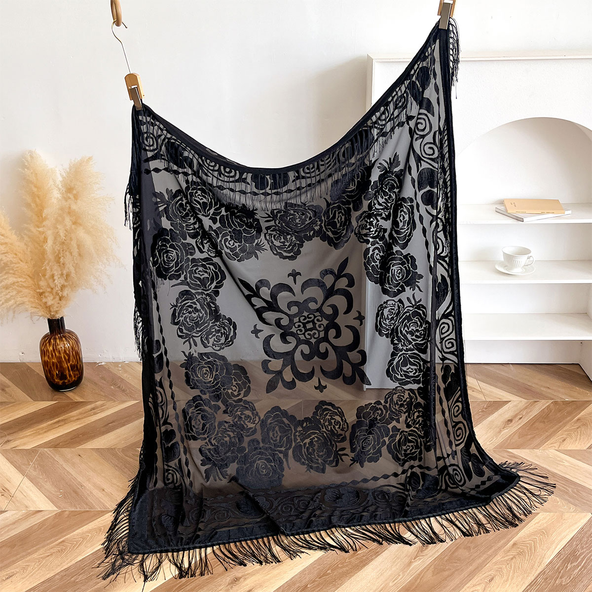 Retro aksamitna chusta z frędz – Embroidery Shawl recenzja i cena