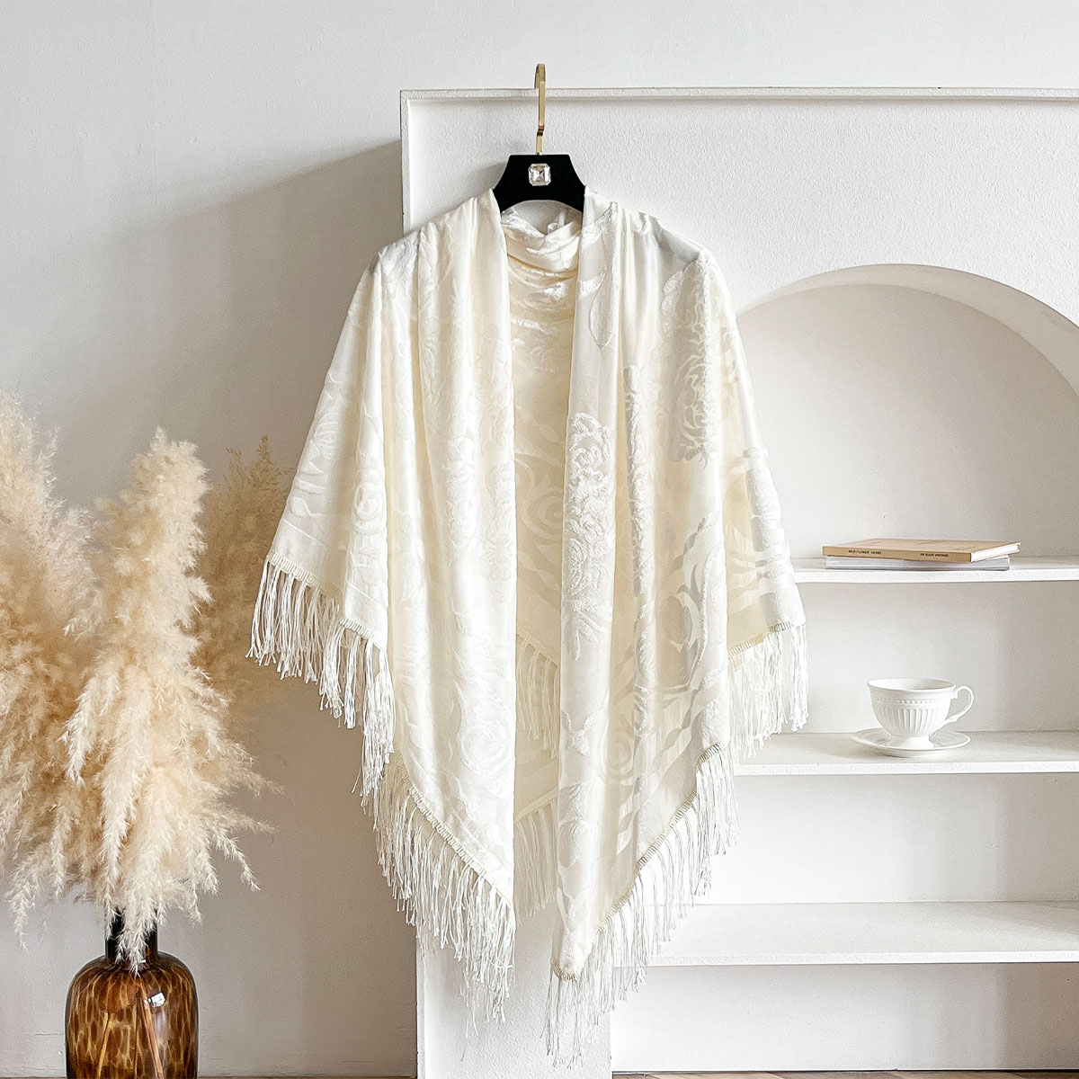 Retro aksamitna chusta z frędz – Embroidery Shawl recenzja i cena