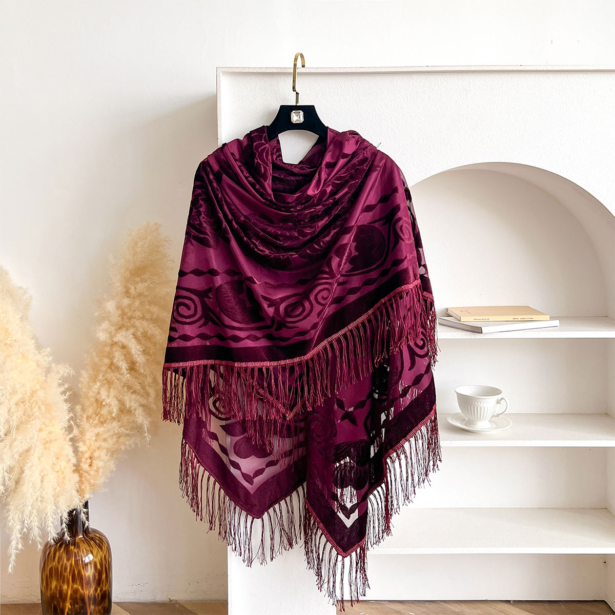 Retro aksamitna chusta z frędz – Embroidery Shawl recenzja i cena