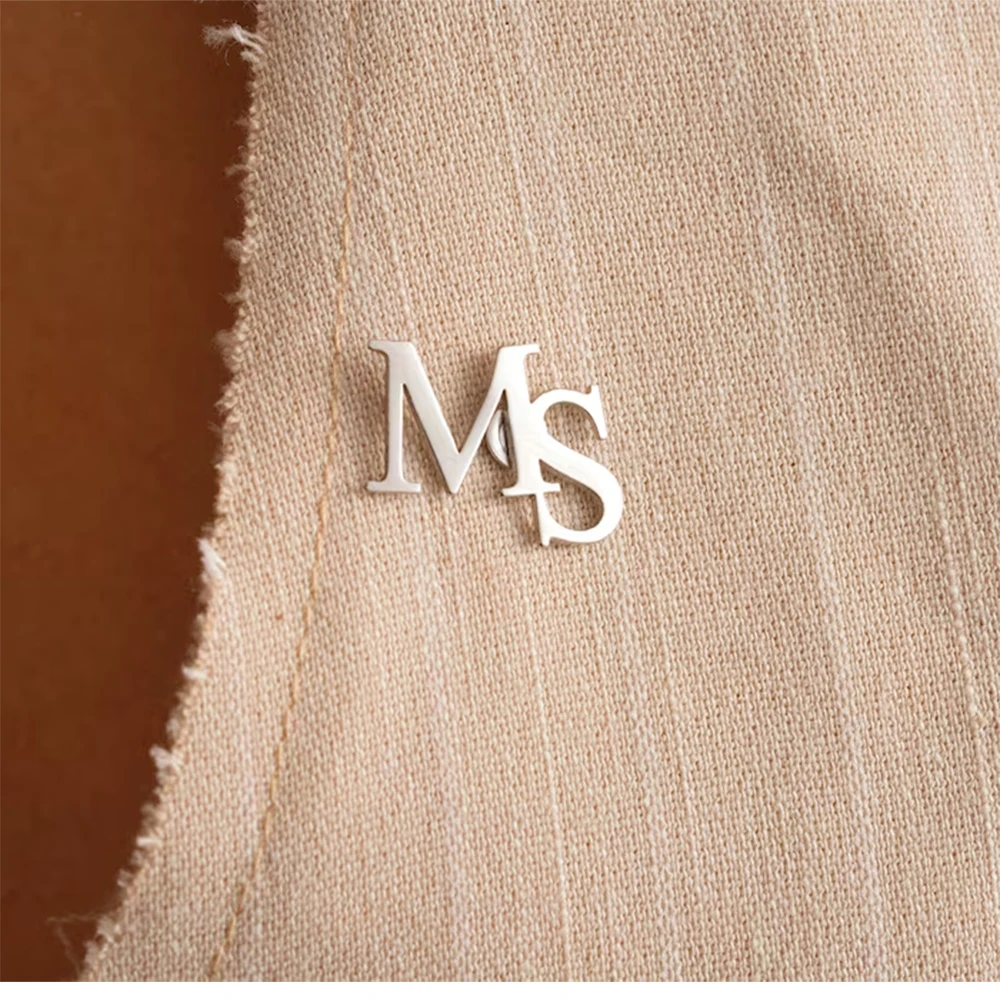 Niestandardowe inicjałowe bros – Embroidery Names recenzja i cena