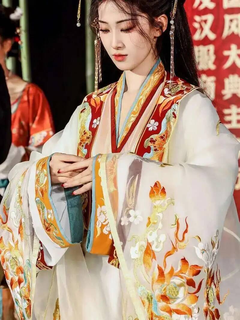 Dywan Ming Hanfu Haft Ciężki R – Embroidery Set recenzja i cena